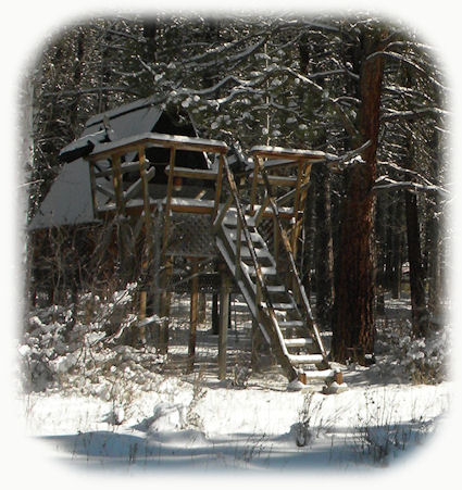 cabins on the river at gathering light ... a retreat near crater lake national park in southern oregon: cabins, treehouses on the river in the forest.