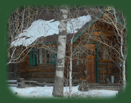 cabins on the river at gathering light ... a retreat near crater lake national park in southern oregon: cabins, treehouses on the river in the forest.