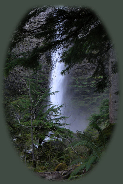 lemolo waterfall on the north umpqua river in the cascades of oregon.